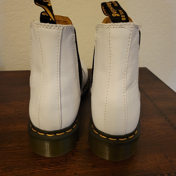 Dr Martens 2976 Softy T Chelsea Boots - Picture 4 of 6